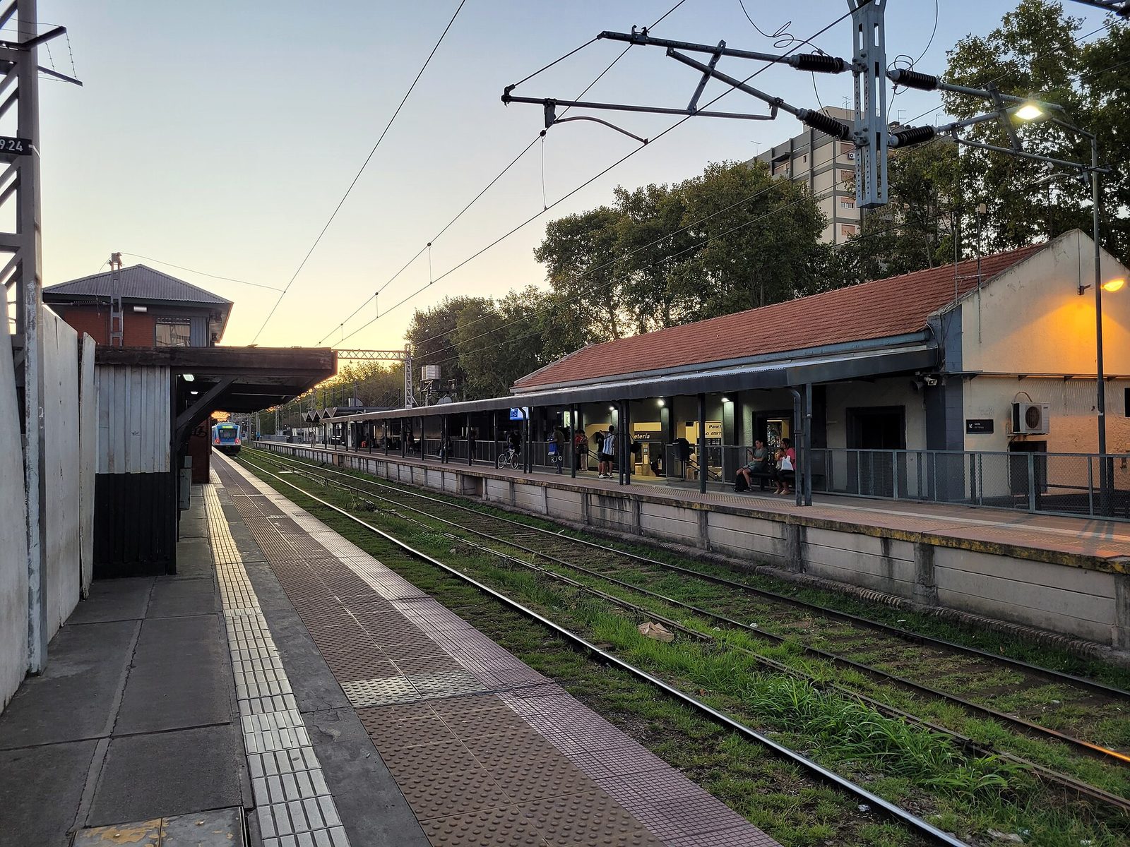 Andén de la estación Florencio Varela del tren Roca